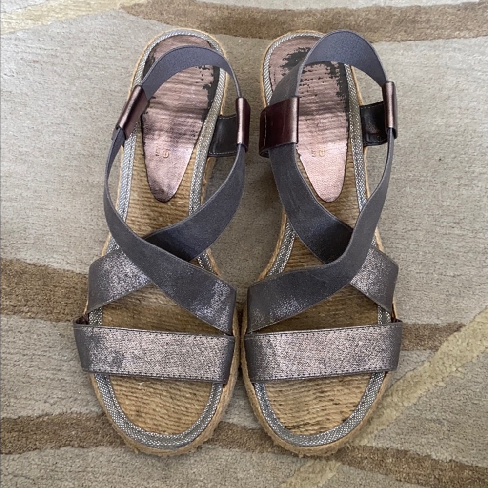 Andre Assous Wedge